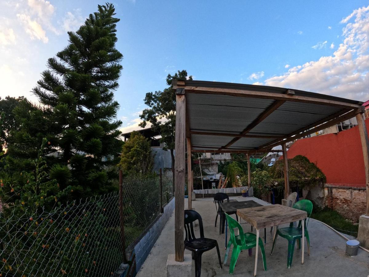 Hostal Posada Mi Casa ซานกริสโตบัล เด ลาสกาซาส ภายนอก รูปภาพ