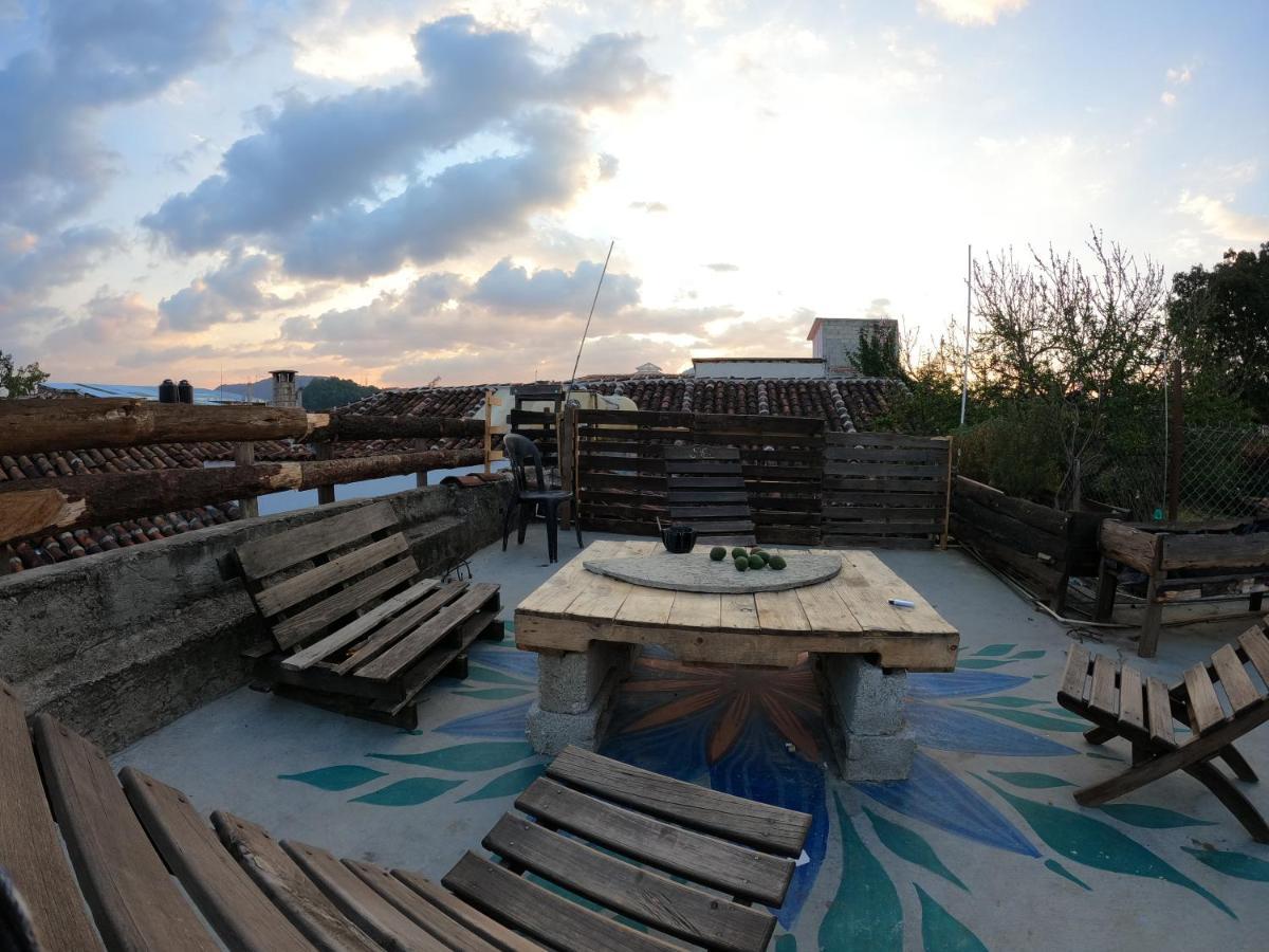 Hostal Posada Mi Casa ซานกริสโตบัล เด ลาสกาซาส ภายนอก รูปภาพ